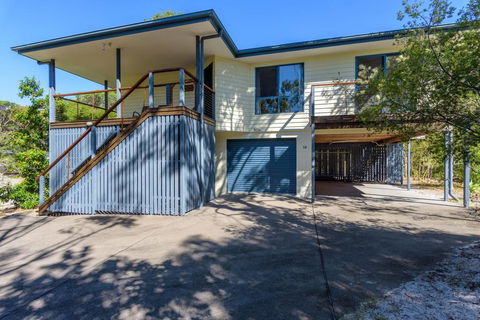 12 Ibis Court - Highset Beach House With Natural Bushland Gardens And Covered Decks - Accommodation Port Macquarie 1