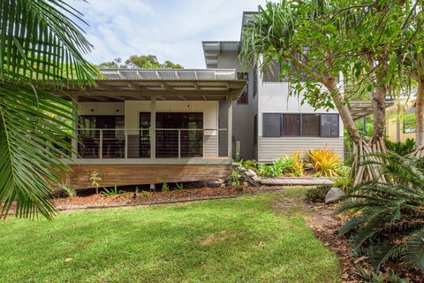 12 Naiad Court- Pool, Sleeps 8, Close To Beach - Accommodation Port Macquarie 1