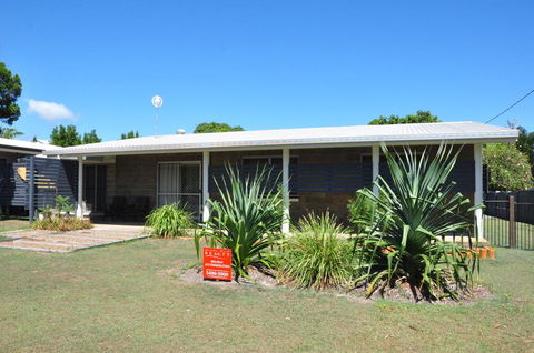 12 Zircon Street - Renovated Beach Shack With The Perfect Blend Of Comfort And Coastal Cool - Accommodation Port Macquarie 0