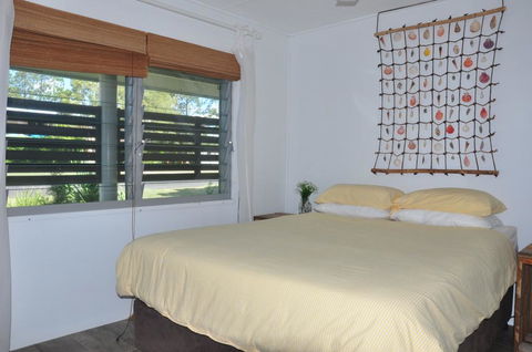 12 Zircon Street - Renovated Beach Shack With The Perfect Blend Of Comfort And Coastal Cool - Accommodation Port Macquarie 2