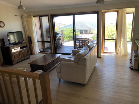 121 Montague Avenue, Kianga - Accommodation Port Macquarie 2