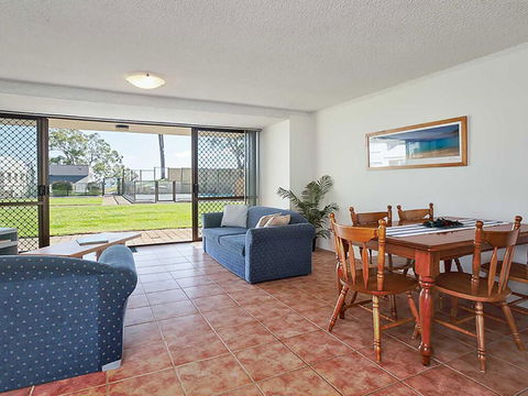 13 'The Poplars' 34 Magnus Street - Ground Floor Unit And Pool In Complex - Accommodation Port Macquarie 3