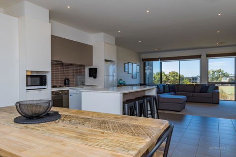 13 Shore Place - Accommodation Port Macquarie 2