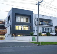 136 Light-filled Homely Box Hill Apt 2Bed2BathFreeParking - Accommodation Port Macquarie