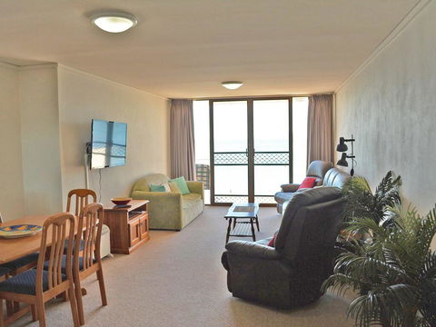 15 'Harbourside' 3-7 Soldiers Point Road - Right On The Waterfront - Accommodation Port Macquarie 1