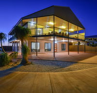 16 Crevalle Way - Fantastic House with Gulf Views - Accommodation Port Macquarie