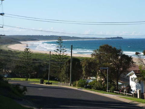 16 Haddrill Parade - Accommodation Port Macquarie 0