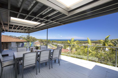 17 Canberra Crescent - Prestige Views At Burrill Lake - Accommodation Port Macquarie 3