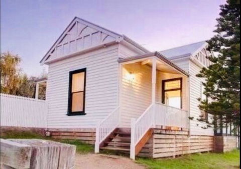1880s Kananook Boutique Historic Luxury Apartment FSC Private Villa Bairnsdale - Accommodation Port Macquarie 1