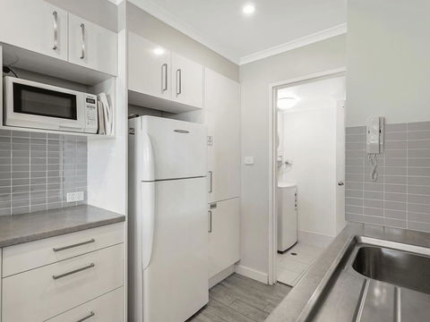 19 'Bay Parklands', 2 Gowrie Avenue - Ground Floor Renovated Unit With Water Views & WIFI - Accommodation Port Macquarie 2