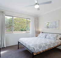 2 'Bronte Court' 17 Magnus Street - air con complex pool and centrally located - Accommodation Port Macquarie
