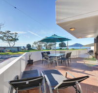 2 'Fleetwood' 63 Shoal Bay Road - spectacular views - Accommodation Port Macquarie