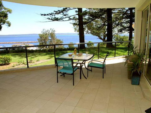 2 'Magnus Pines' 52-56 Magnus Street - Stunning Unit With Aircon, Water Views & Foxtel - Accommodation Port Macquarie 3