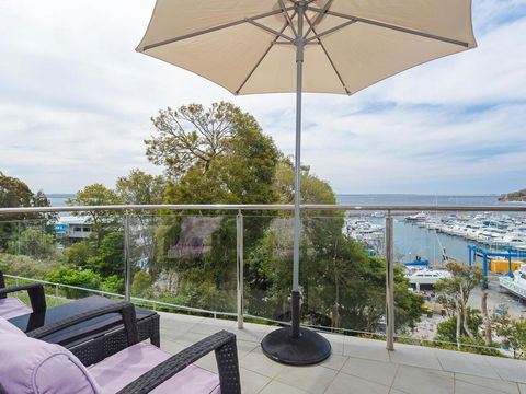 2 'Paradiso', 4 Laman Street - Beautiful Unit With Stunning Water Views & Pool - Accommodation Port Macquarie 0