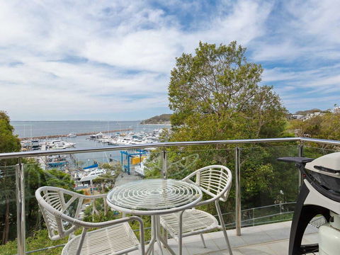 2 'Paradiso', 4 Laman Street - Beautiful Unit With Stunning Water Views & Pool - Accommodation Port Macquarie 1
