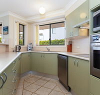 2 'Peninsula Waters' - three bedroom unit with spacious private courtyard  WIFI - Accommodation Port Macquarie