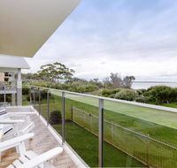 2 'The Helm' 22 Voyager Cl - Stunning waterfront unit with Air Conditioning - Accommodation Port Macquarie