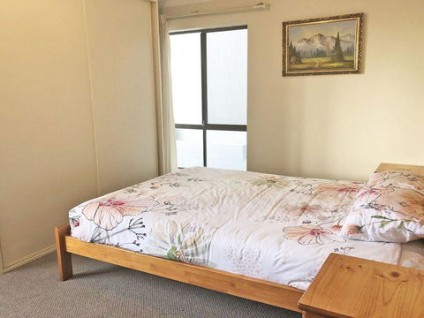 2 'Tradewinds', 110 Victoria Parade - Fantastic Unit With Waterviews & Close To The Marina - Accommodation Port Macquarie 1