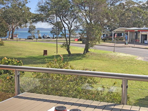 2 'Villa Ellisa', 8-10 Columbia Cl - Beautiful Water Views & Directly Across To Little Beach - Accommodation Port Macquarie 3