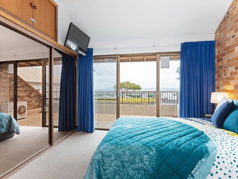 2 'Yachtsman Rest', 37 Victoria Parade - Foxtel, Aircon, Waterviews - Accommodation Port Macquarie 2