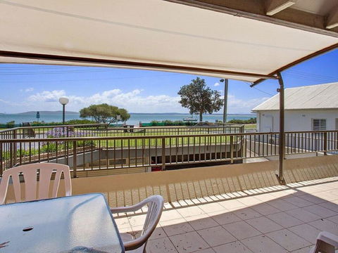 2 'Yachtsman Rest', 37 Victoria Parade - Foxtel, Aircon, Waterviews - Accommodation Port Macquarie 0