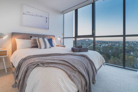 2 Bed Brisbane Resort Apartment - Accommodation Port Macquarie 3