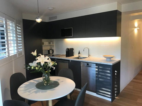 2 BEDROOM BRAND NEW APT // MOMENTS FROM RNSH - Accommodation Port Macquarie 2