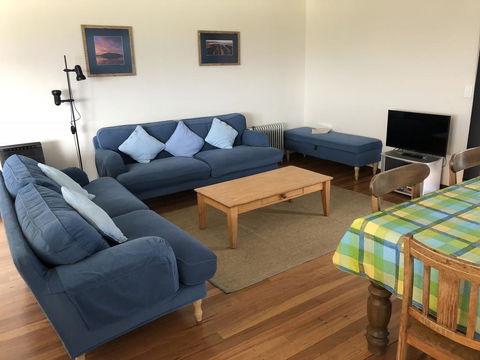 2 Jocelyn Street. Dalmeny - Accommodation Port Macquarie 3