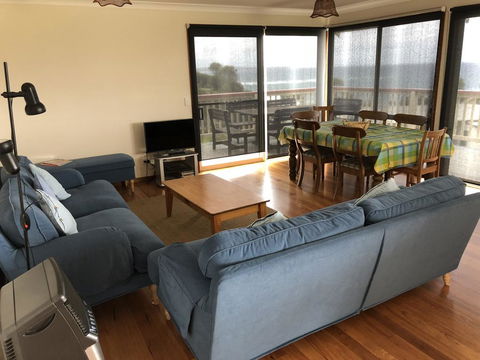 2 Jocelyn Street. Dalmeny - Accommodation Port Macquarie 2