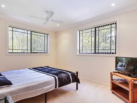 2/11a Christmas Bush Avenue - Fantastic Townhouse Close To Dutchies Beach - Accommodation Port Macquarie 2