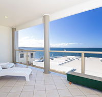 2/141A Soldiers Point Road - large waterfront duplex across from the bowling club - Accommodation Port Macquarie
