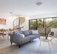 20 Booneroo - Walk To The Beach - Accommodation Port Macquarie