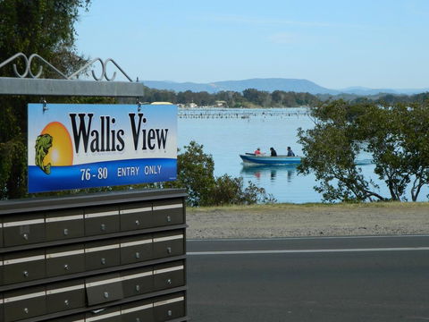 26 Wallis View - Opposite The Lake - 3 Bedroom Apartment - Sleeps 8 - Accommodation Port Macquarie 0