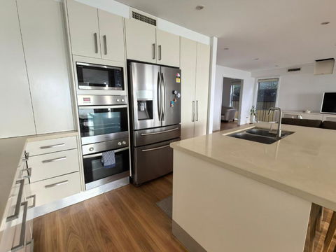 Beachfront Bliss 4BR Villa Direct Beach Access - Accommodation Port Macquarie 3