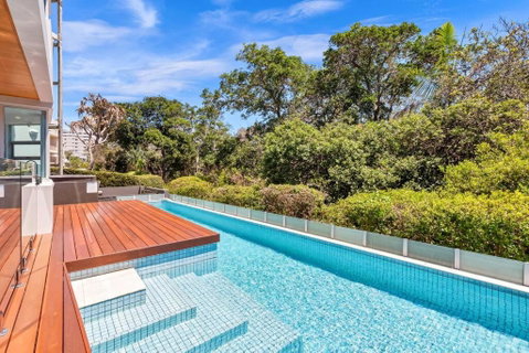 BEACH01- Mooloolaba Beachfront Apartment With Private Pool - Accommodation Port Macquarie 2