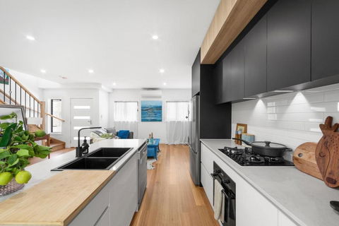 Bellfield Estate Modern 2Bed 2Bath Townhouse - Accommodation Port Macquarie 3