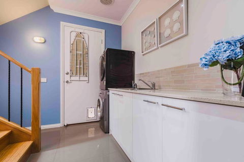 Coastal Escape, Townhouse Steps From The Sea - Accommodation Port Macquarie 1