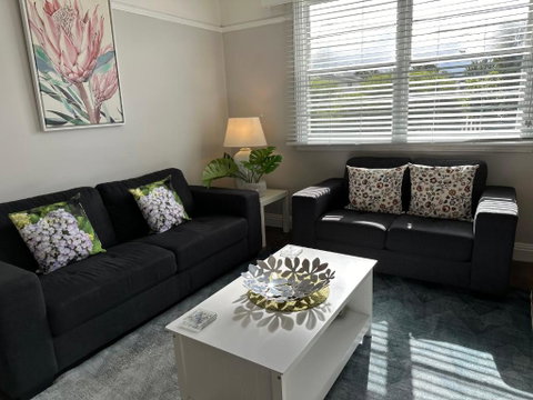 Daisy Cottage On Duke 2BR - Accommodation Port Macquarie 4