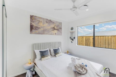Cozy&Luminous 4-bedroom House - Accommodation Port Macquarie 2