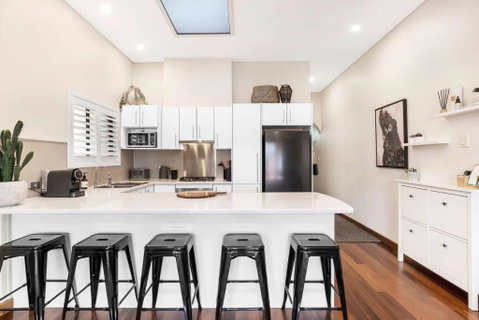 Cute As A Button - Picket Fence 3 Bed Stylish Home - Accommodation Port Macquarie 1