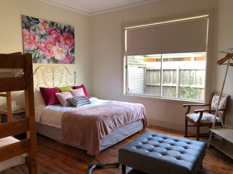 D108 Fantastic Sun Crescent Gathering - Accommodation Port Macquarie 0