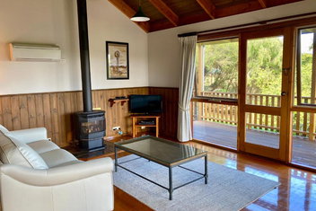Daysy Hill Country Cottages with Accommodation Port Macquarie