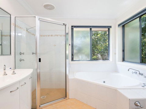 27a Christmas Bush Avenue - Wifi, Aircon, Close To Dutchies Beach - Accommodation Port Macquarie 3