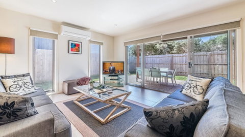 29 Birch Crescent, Cowes - Accommodation Port Macquarie 2