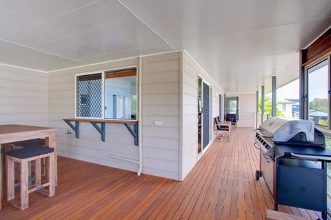 29 Cypress Avenue - Rainbow Beach, Close To The Beach With A Pool - Accommodation Port Macquarie 3