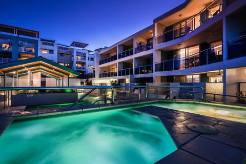 2BR Coolum Beach Escape , Courtyard, Pool, Spa, Tennis - Accommodation Port Macquarie 2