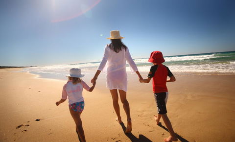 2BR Coolum Beach , Rooftop Terrace, Spa, Tennis, Pool - Accommodation Port Macquarie 1