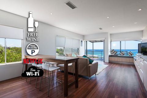 2BR Coolum Beachfront , 180 Views , Wine, Netflix - Accommodation Port Macquarie 0