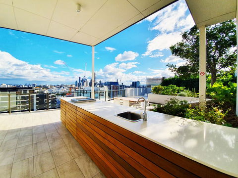 2BR Food & Drink Hub , Gym, Pool, Views, Roof Terrace - Accommodation Port Macquarie 1