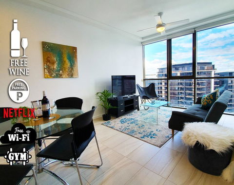 2BR Food & Drink Hub , Gym, Pool, Views, Roof Terrace - Accommodation Port Macquarie 0